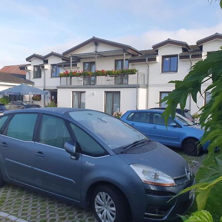 Hotel-Pension Pastow Garni Broderstorf Exterior foto