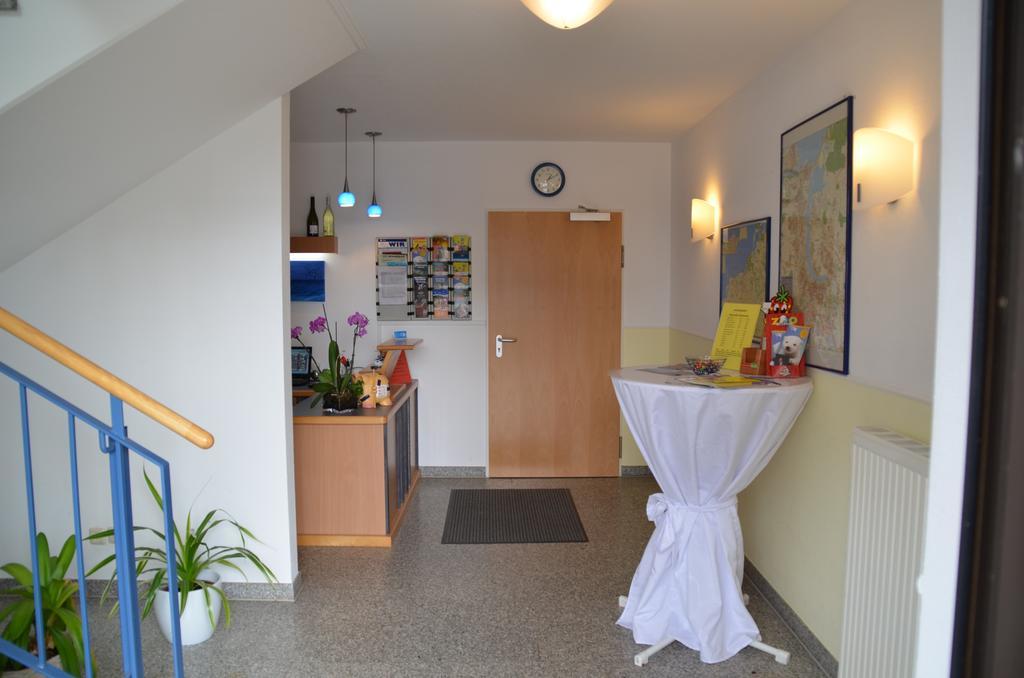 Hotel-Pension Pastow Garni Broderstorf Exterior foto