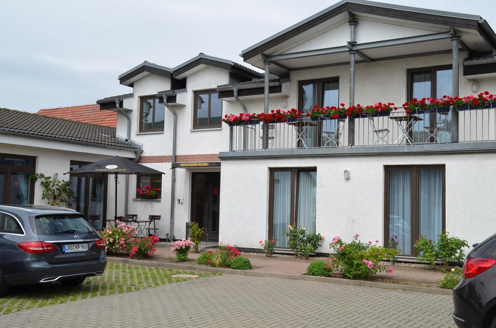 Hotel-Pension Pastow Garni Broderstorf Exterior foto