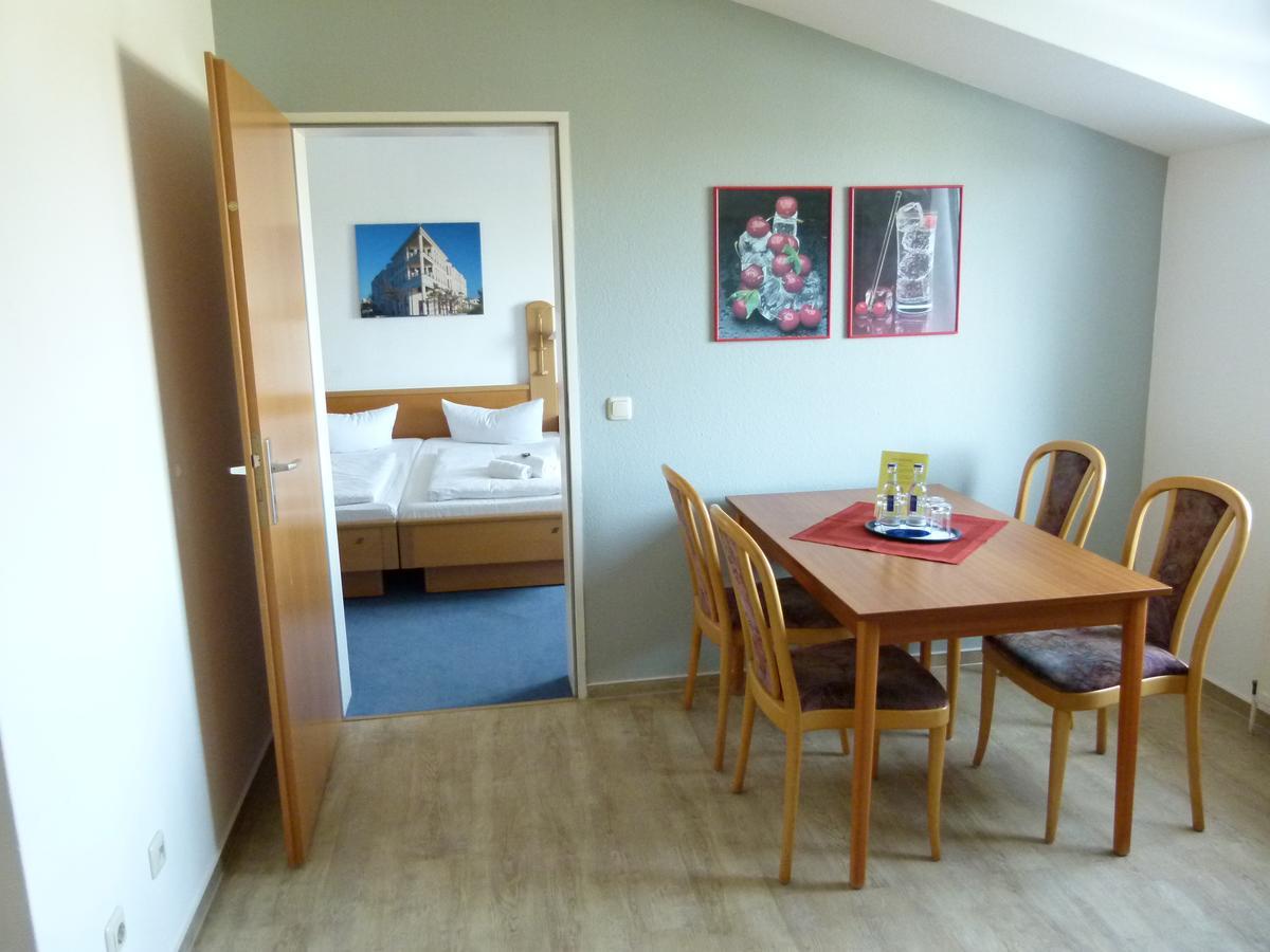 Hotel-Pension Pastow Garni Broderstorf Exterior foto